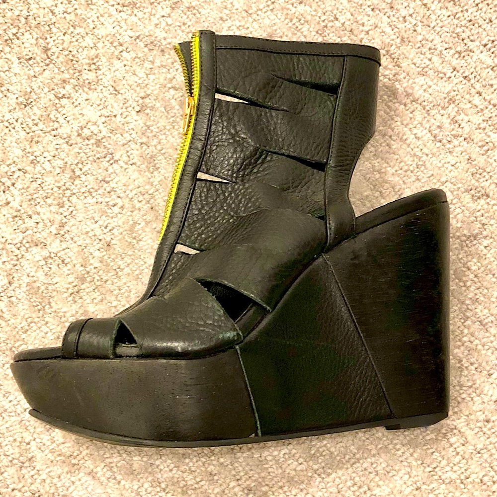 Faryl Robin zip-up cutout booties